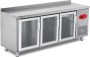 1500x700x850 mm ölçülerinde, yuvarlanmış üst tabla önü tasarımıyla konforlu kullanım sunan 95 kg ağırlığında camlı tezgah buzdolabı. Otomatik defrost su buharlaştırma, 45 derecede kendiliğinden kapanan kapılar. proje@mutfakmalzemeleri.com.