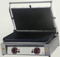 24 Dilim kapasiteli, geniş döküm yüzeyli ve paslanmaz çelik kollu sanayi tipi büyük tost makinesi. Izole yay sistemli kapak yapısı ve ergonomik on-off anahtarı ile profesyonel mutfaklar için dayanıklı ve şık endüstriyel tasarım.