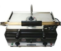 Senur ıslak hamburger tost makinesi. 45x30 cm döküm yüzeyli, 2500 Watt gücünde paslanmaz çelik büfe tipi ısıtıcı. Altı düz üstü oluklu döküm yüzeyli profesyonel ıslak hamburger ekmeği ısıtma makinesi.